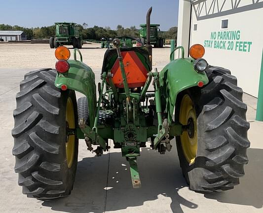 Image of John Deere 850 equipment image 4