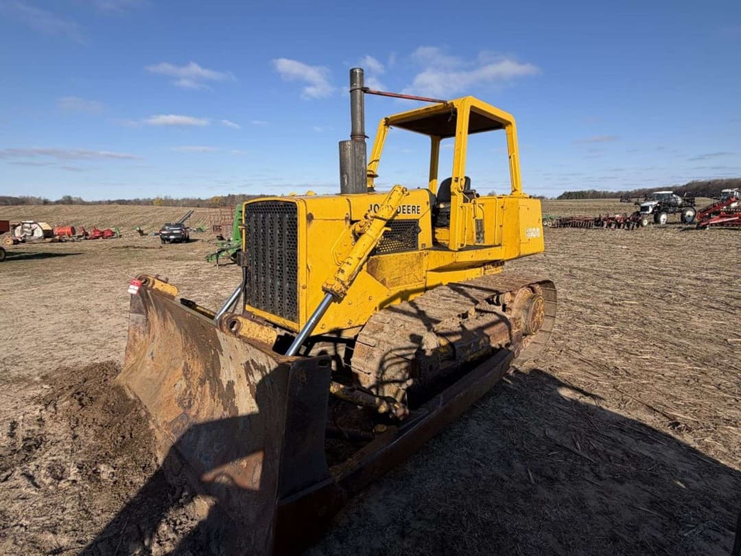 Image of John Deere 850B Primary image