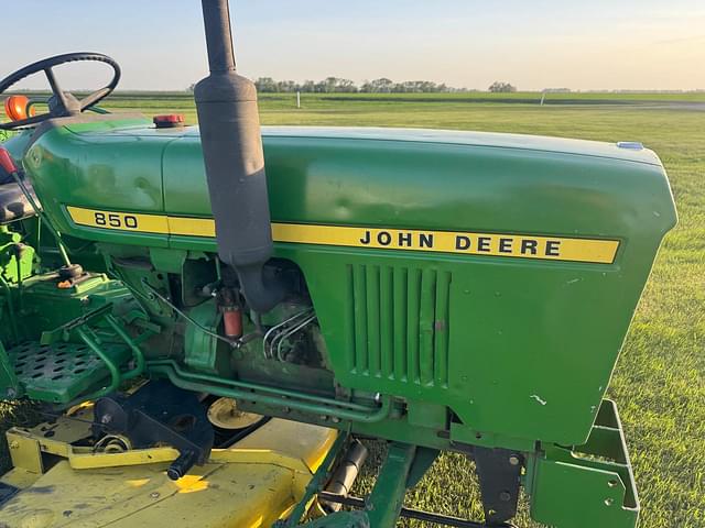 Image of John Deere 850 equipment image 4