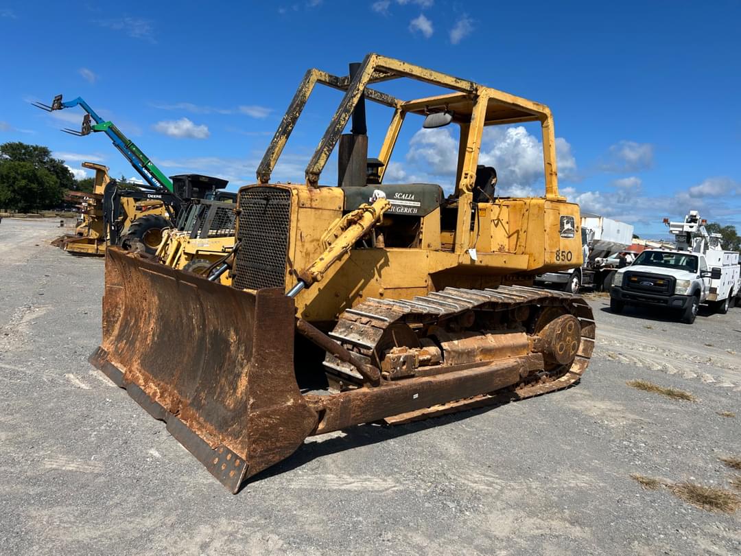 Image of John Deere 850 Primary image