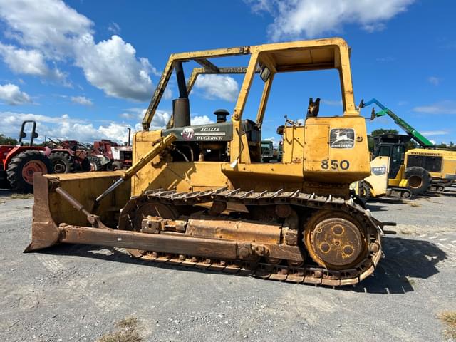 Image of John Deere 850 equipment image 1