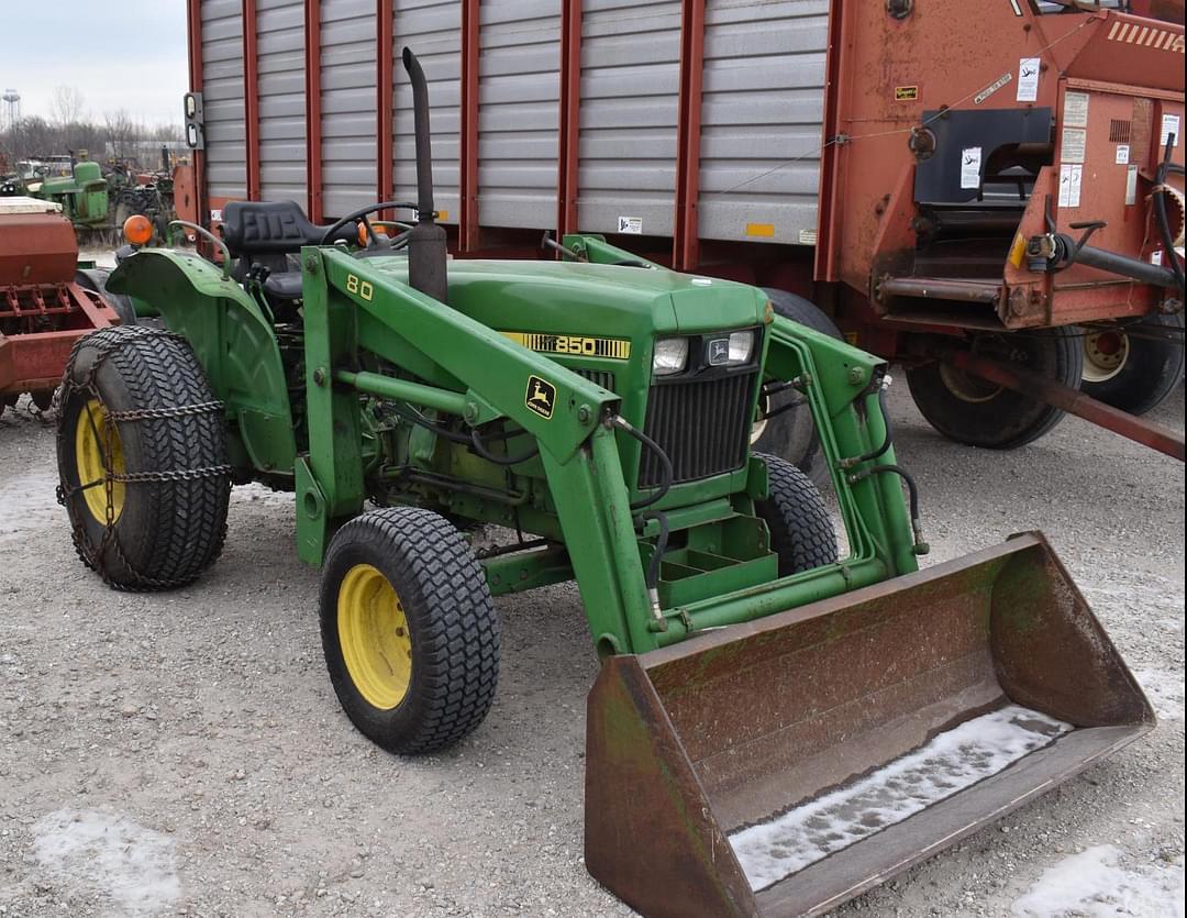 Image of John Deere 850 Primary image