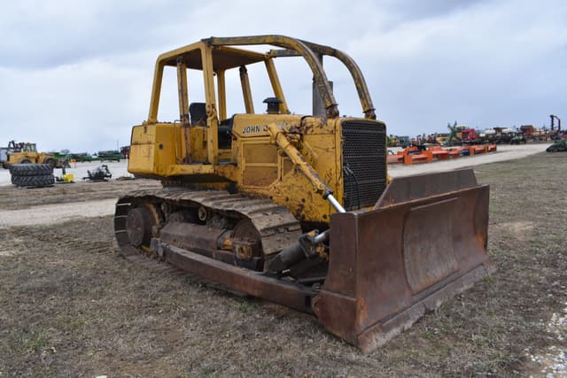 Image of John Deere 850 equipment image 3