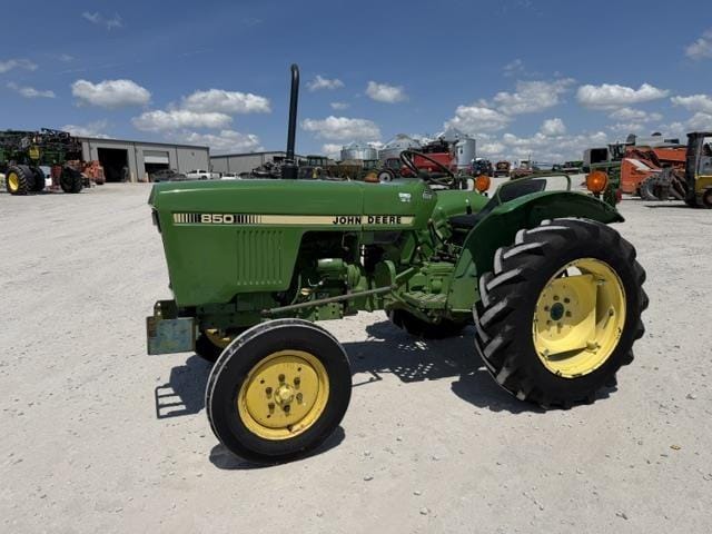 John Deere 850 Equipment Image0