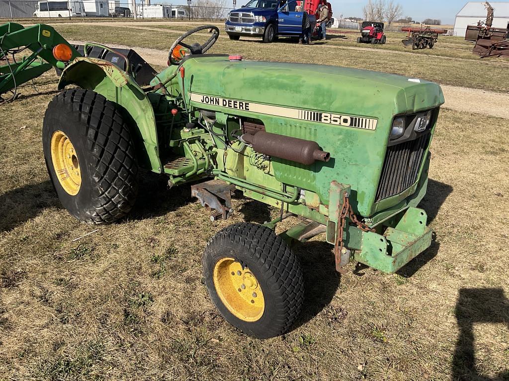 Image of John Deere 850 Primary image