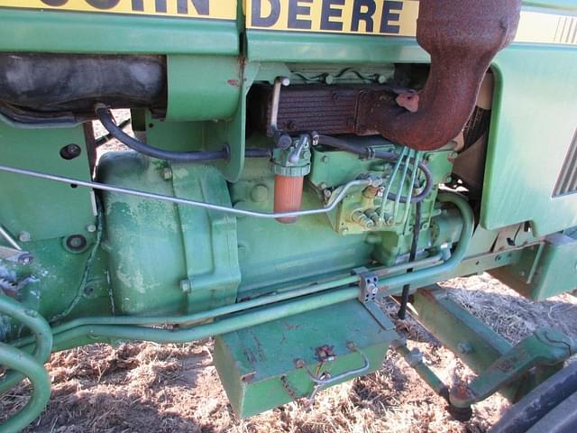 Image of John Deere 850 equipment image 2