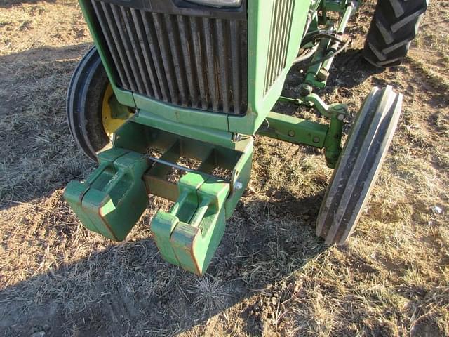 Image of John Deere 850 equipment image 1