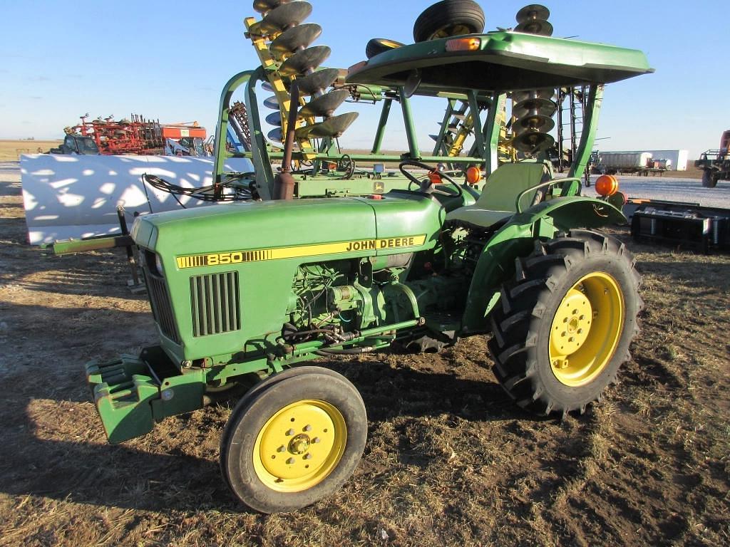 Image of John Deere 850 Primary image