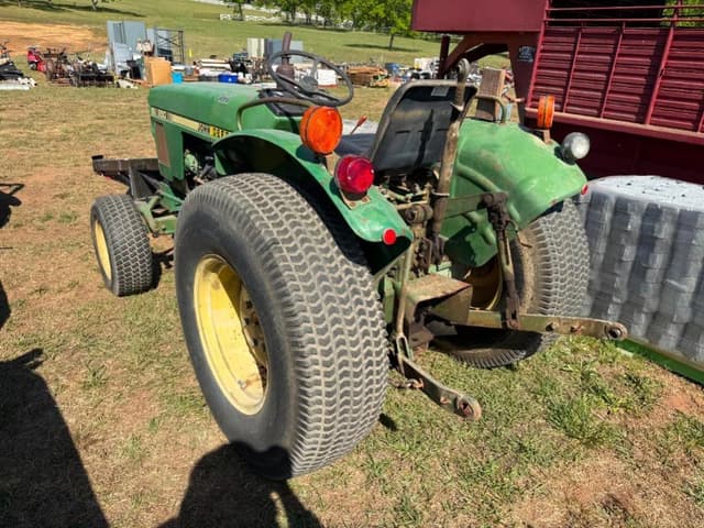 Image of John Deere 850 equipment image 2