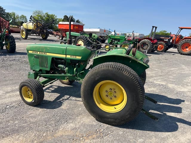Image of John Deere 850 equipment image 1