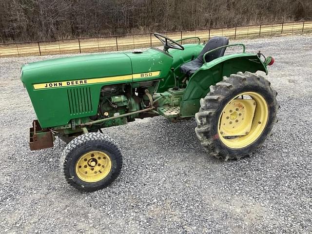 Image of John Deere 850 equipment image 1