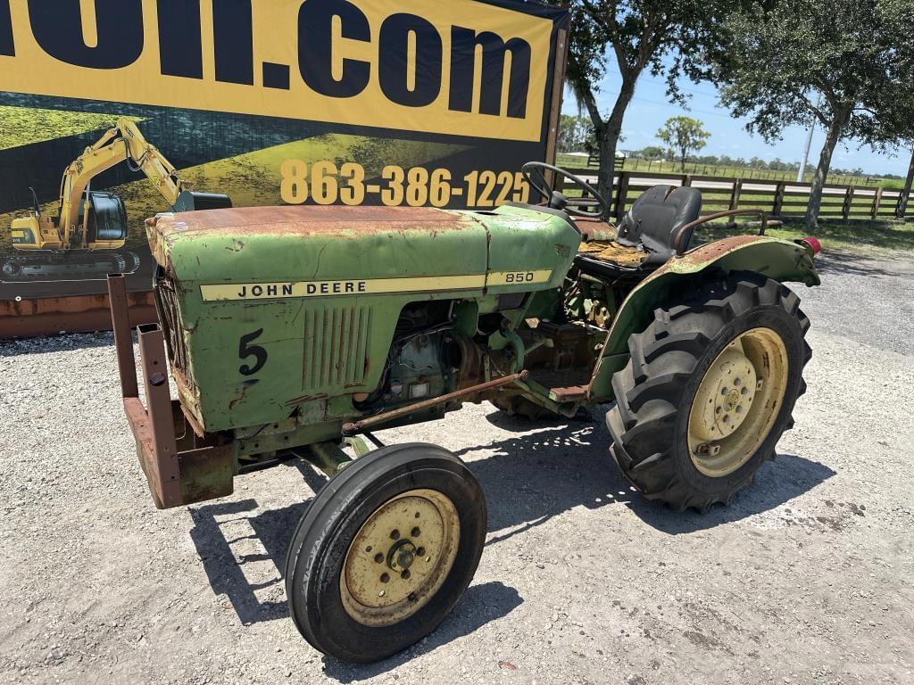 Image of John Deere 850 Primary image