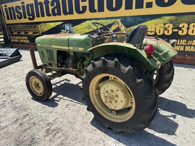 Image of John Deere 850 equipment image 1