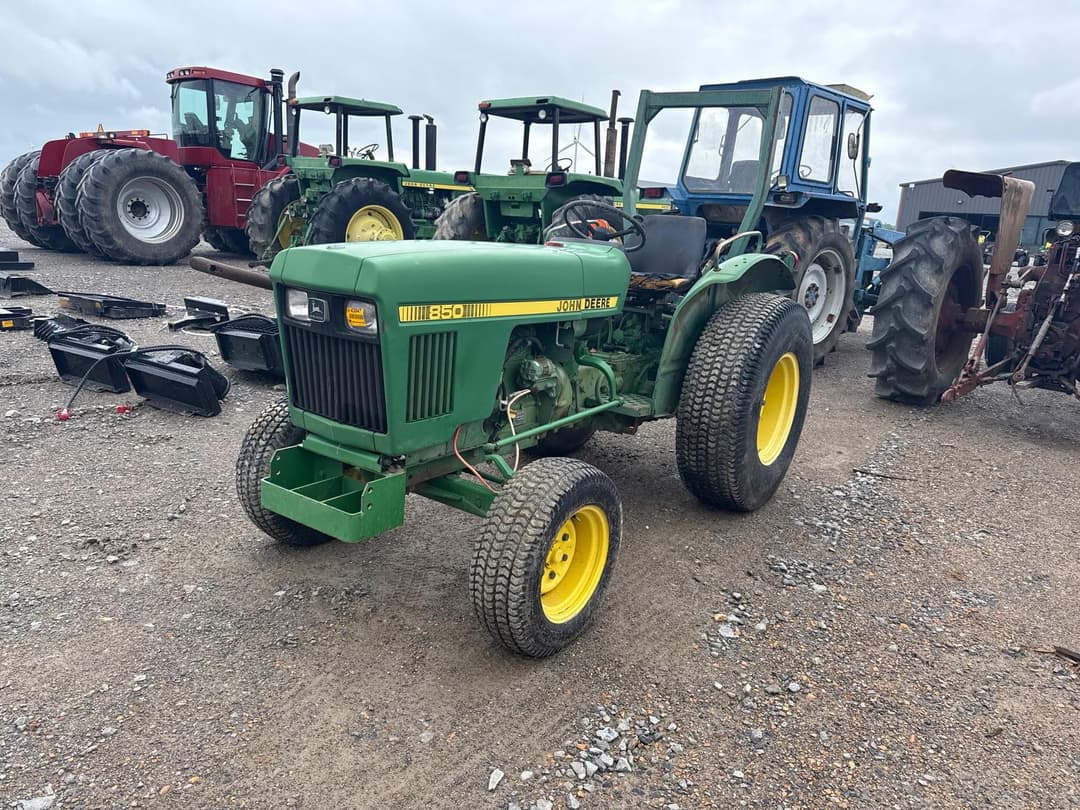 Image of John Deere 850 Primary image