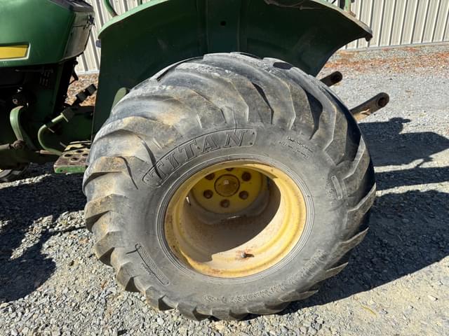 Image of John Deere 850 equipment image 2