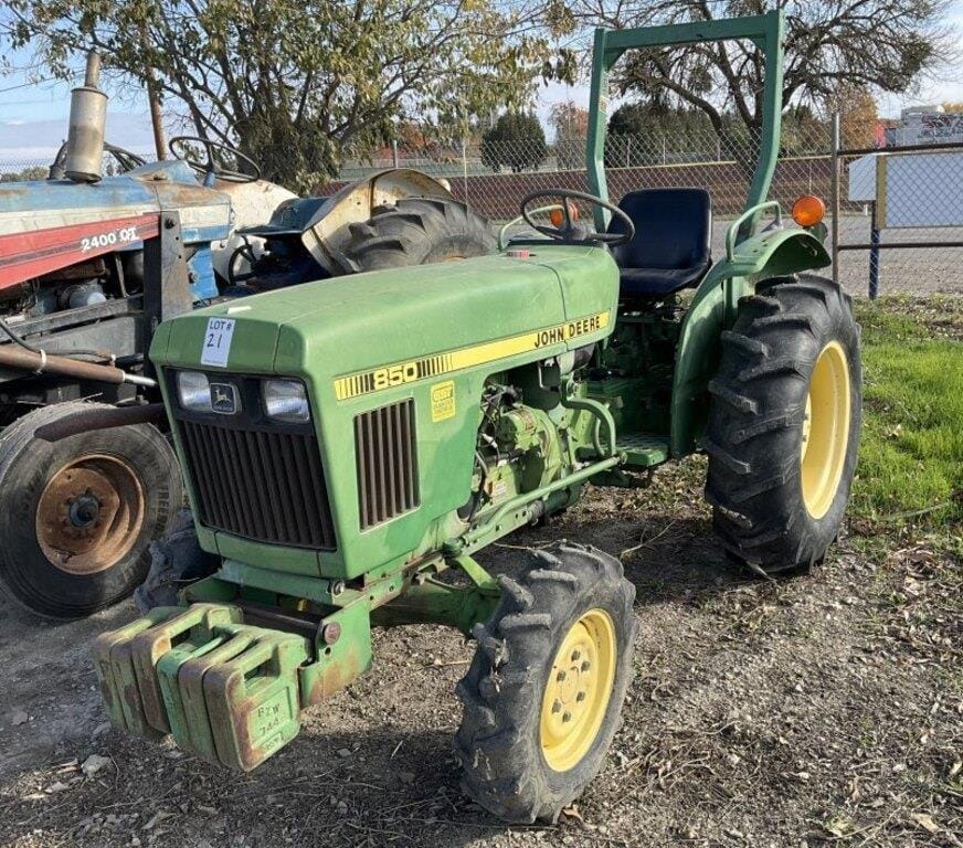 Main image John Deere 850