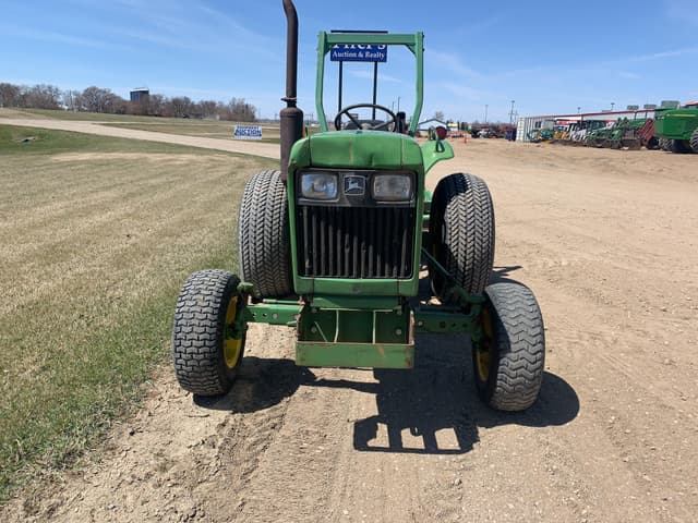 Image of John Deere 850 equipment image 1