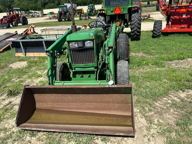 Image of John Deere 850 equipment image 1