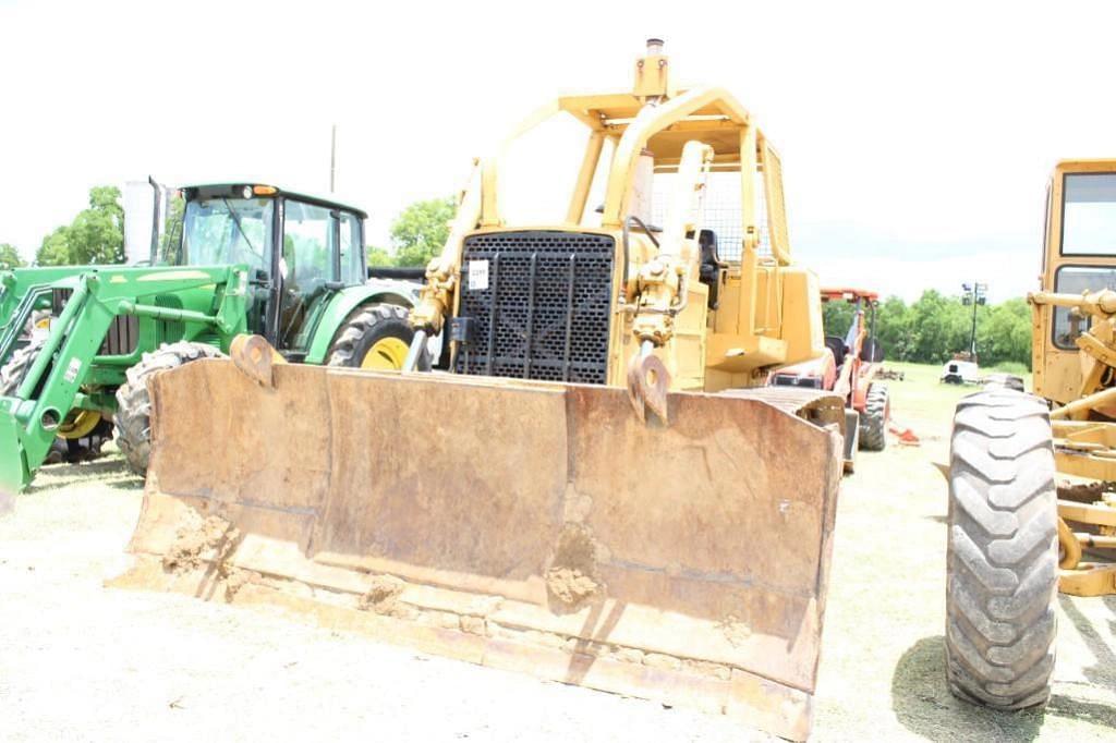 Image of John Deere 850B Primary image