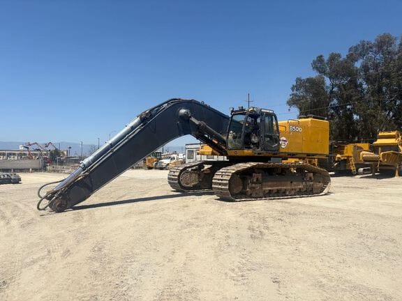 2006 John Deere 850D Equipment Image0