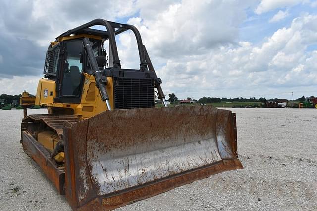Image of John Deere 850J WLT equipment image 2