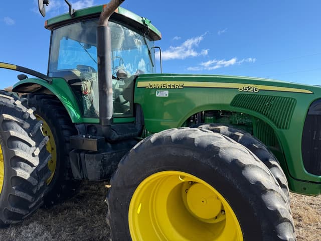 Image of John Deere 8520 equipment image 2