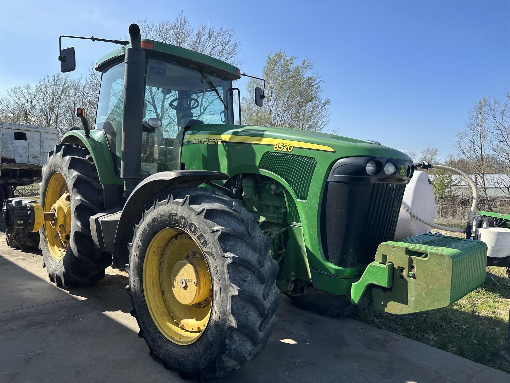 Main image John Deere 8520