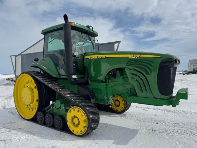 Image of John Deere 8520T equipment image 1