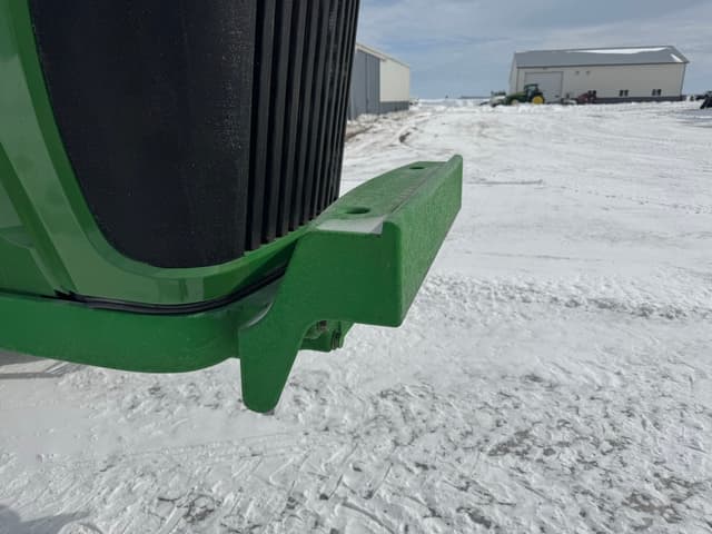 Image of John Deere 8520T equipment image 3