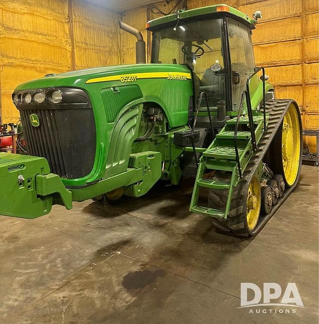 Image of John Deere 8520T equipment image 1