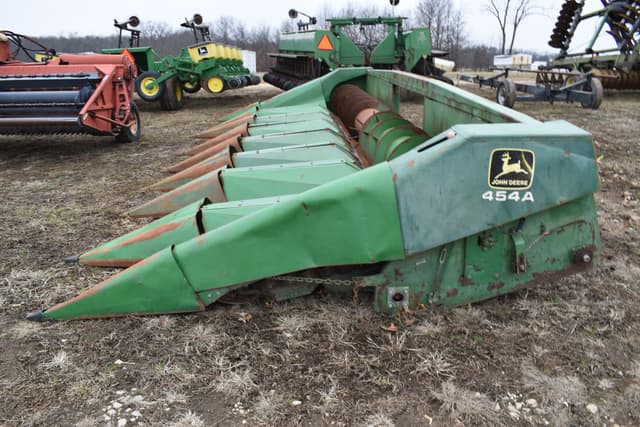 Image of John Deere 854 equipment image 1