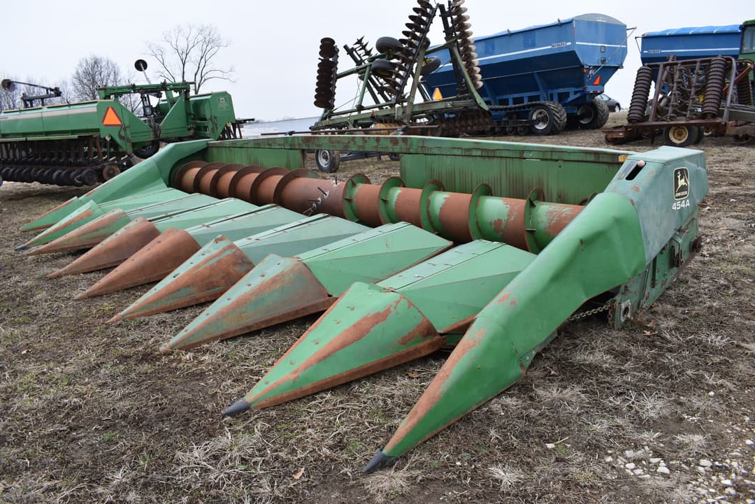 Image of John Deere 854 Primary image