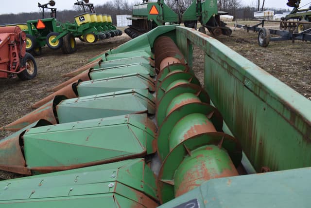 Image of John Deere 854 equipment image 4