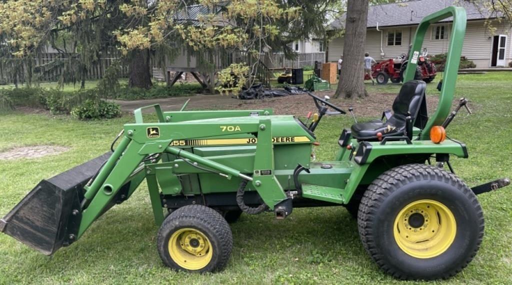 Image of John Deere 855 Primary image