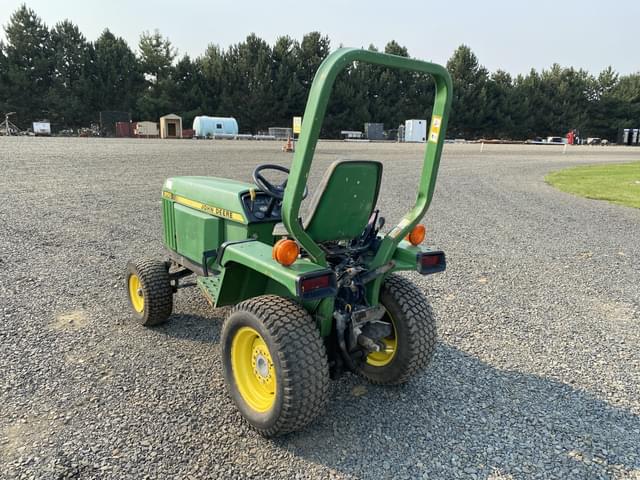 Image of John Deere 855 equipment image 2
