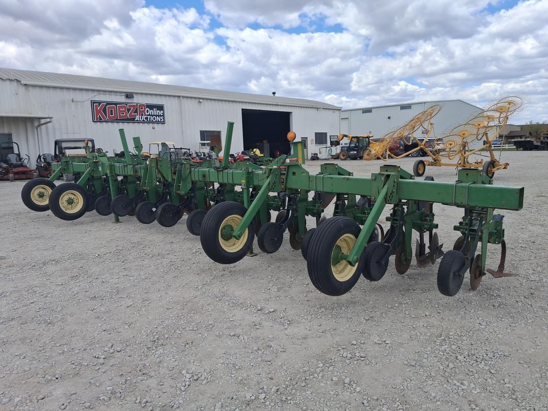 Image of John Deere 856 Primary image