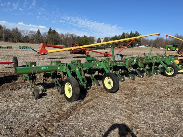 Image of John Deere 856 equipment image 1