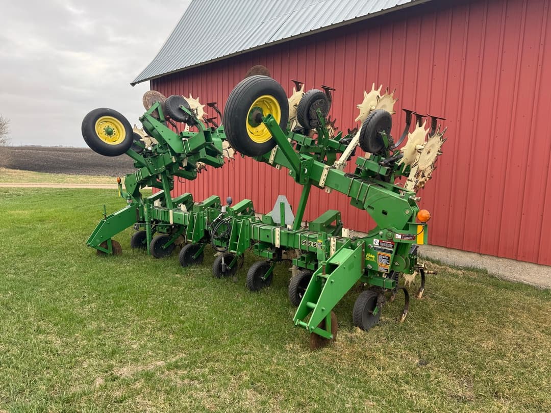 Image of John Deere 856 Primary image