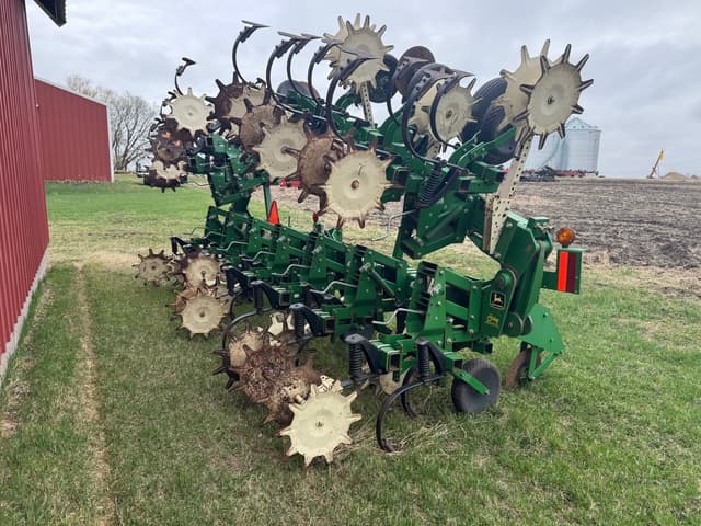 Image of John Deere 856 equipment image 4