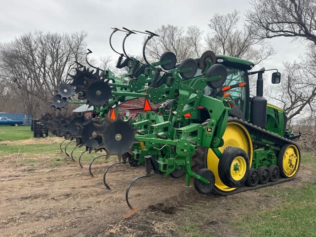 Image of John Deere 856 equipment image 3