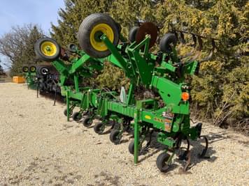 Main image John Deere 856