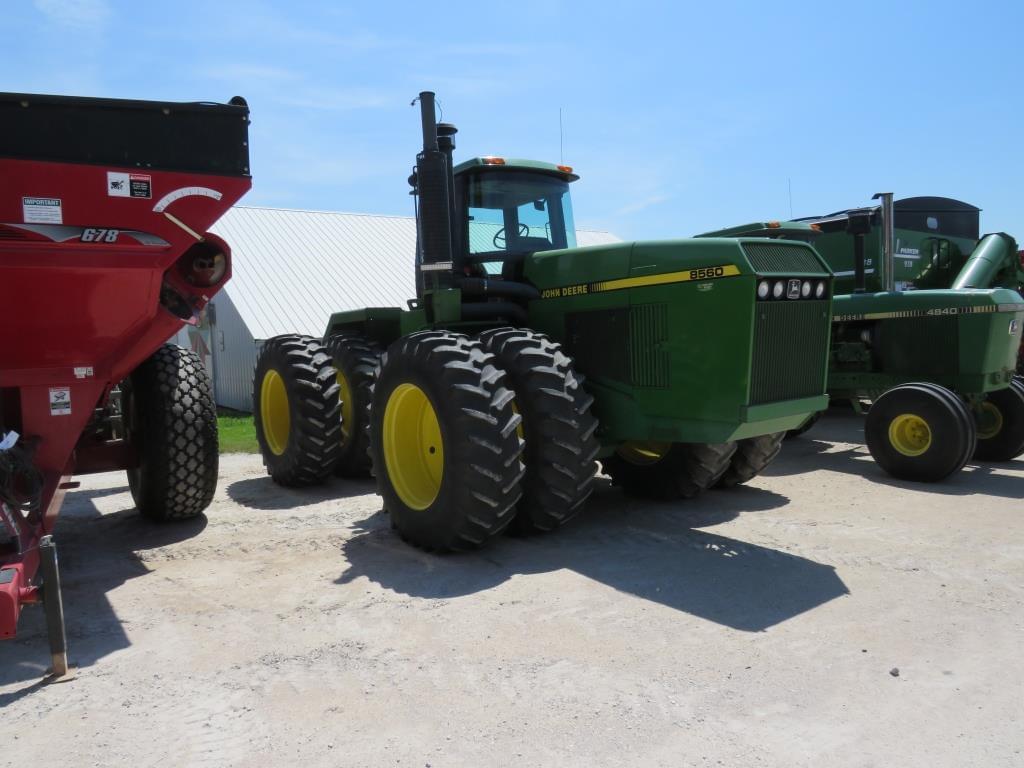 Image of John Deere 8560 Primary image