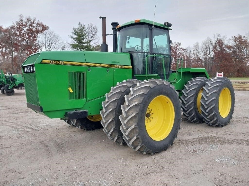 Image of John Deere 8570 Primary image