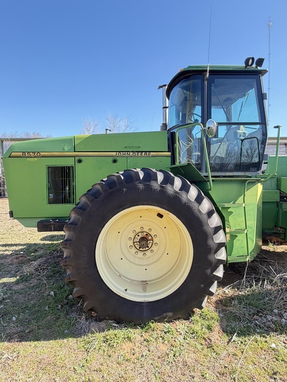 John Deere 8570 Equipment Image0