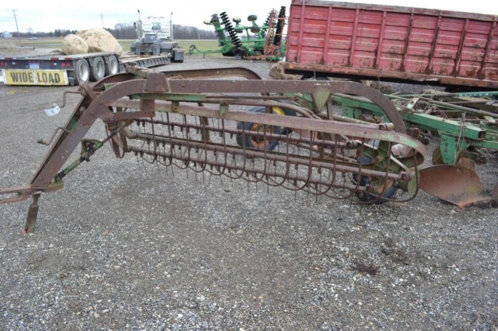 Main image John Deere 858