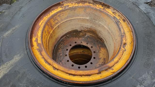 Image of John Deere 860A equipment image 3