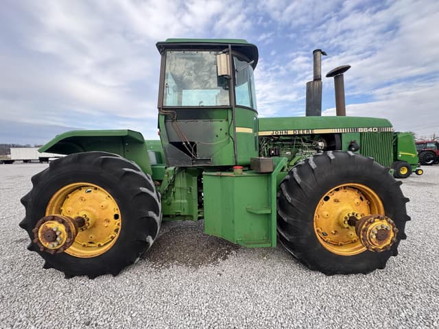 Image of John Deere 8640 equipment image 4