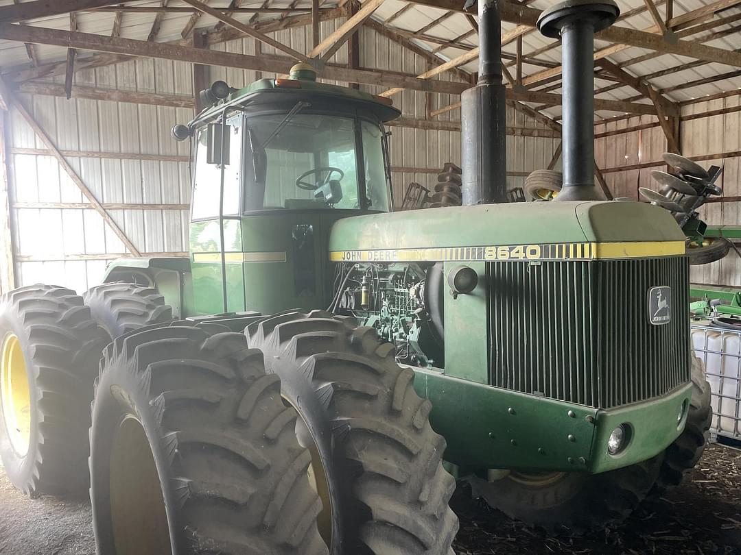 Image of John Deere 8640 Image 0