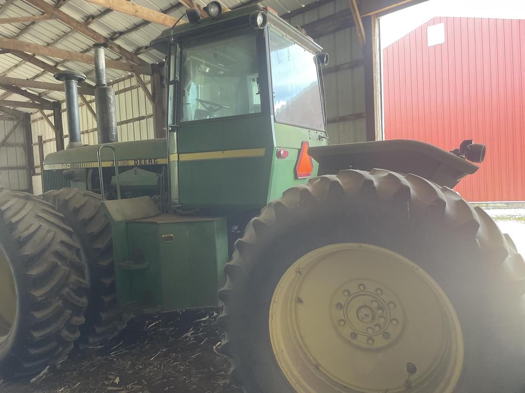 Image of John Deere 8640 Image 1