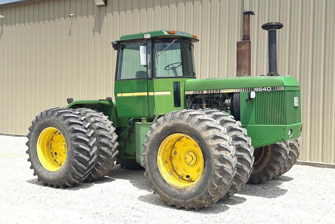 Image of John Deere 8640 Primary image